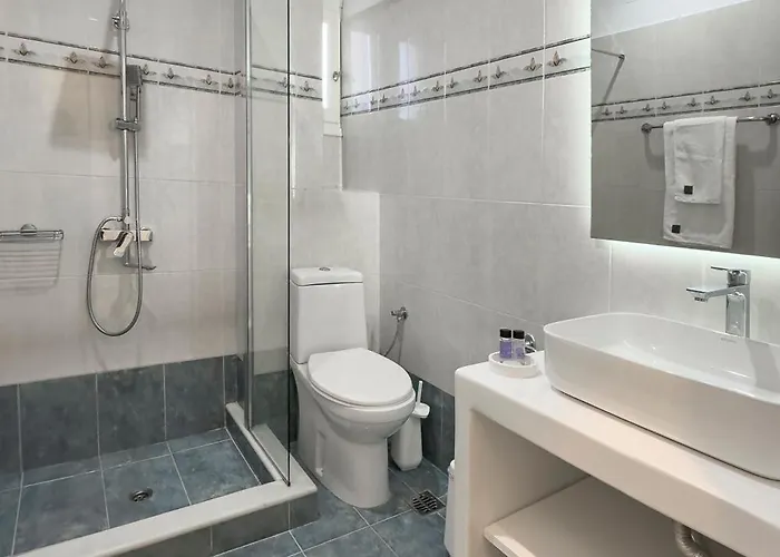 Namastemilos Пачаина